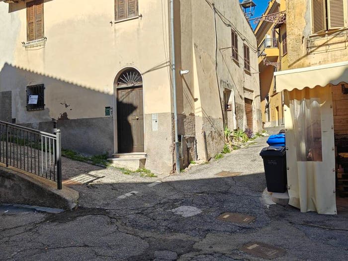 Casa bilocale in vendita in Vicolo Sdrucciolo, Centro, Magliano Sabina