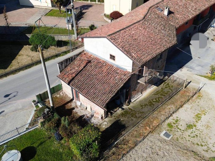 Casa con 5 locali in vendita in Via Mario Nantiat, Borgo, Monticello d'Alba