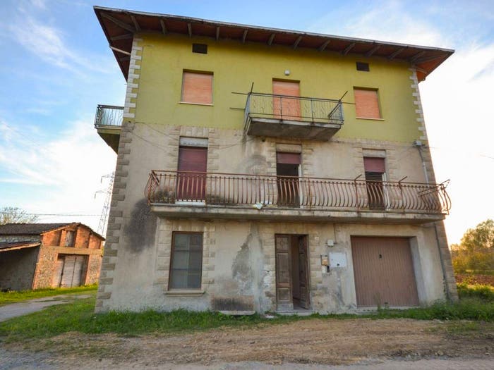 Appartamento con 6 locali in vendita in Via Benedetto Croce, Fabro Scalo, Fabro