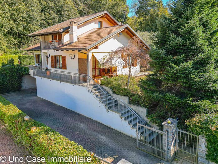 Casa con 6 locali in vendita in Via Sandro Pertini, Montalto Dora
