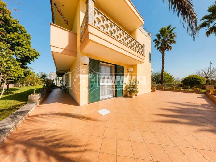 Casa con 6 locali in vendita in Via Aradeo Neviano Cutrofiano, Cutrofiano