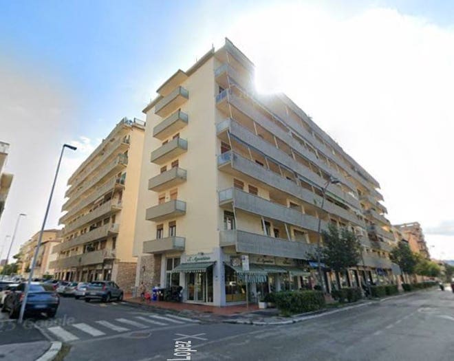 Appartamento quadrilocale in vendita in Via Sabatino Lopez, Fabbricotti, Livorno