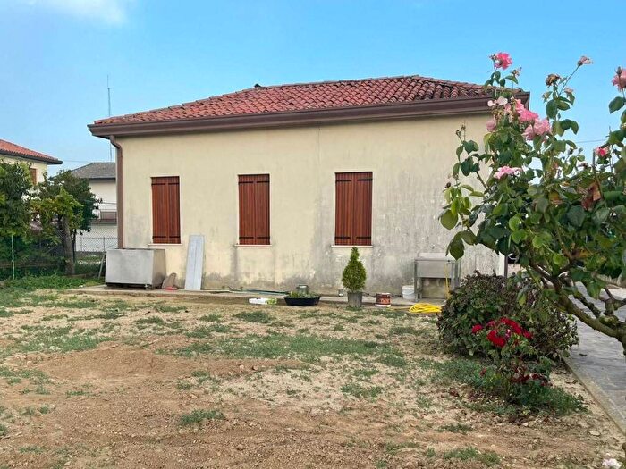 Casa con 6 locali in vendita in Zelarino, Venezia