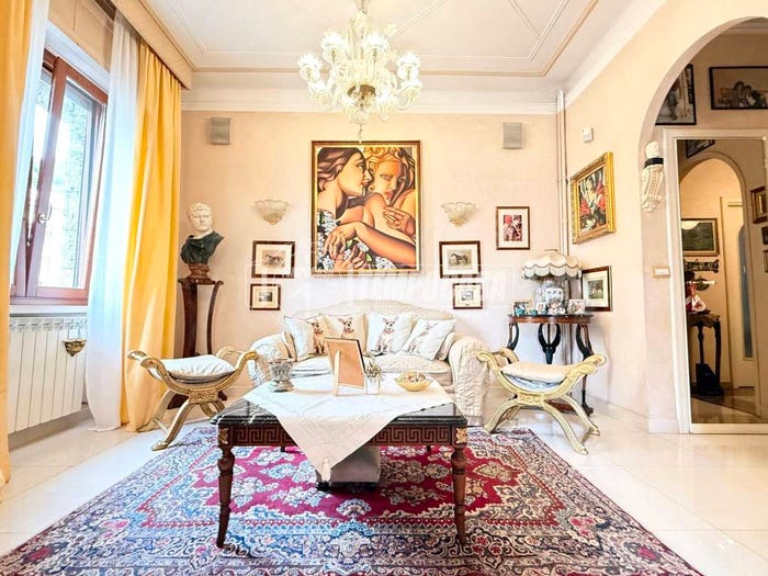 Appartamento quadrilocale in vendita in Via Nizza, Albaro, Genova
