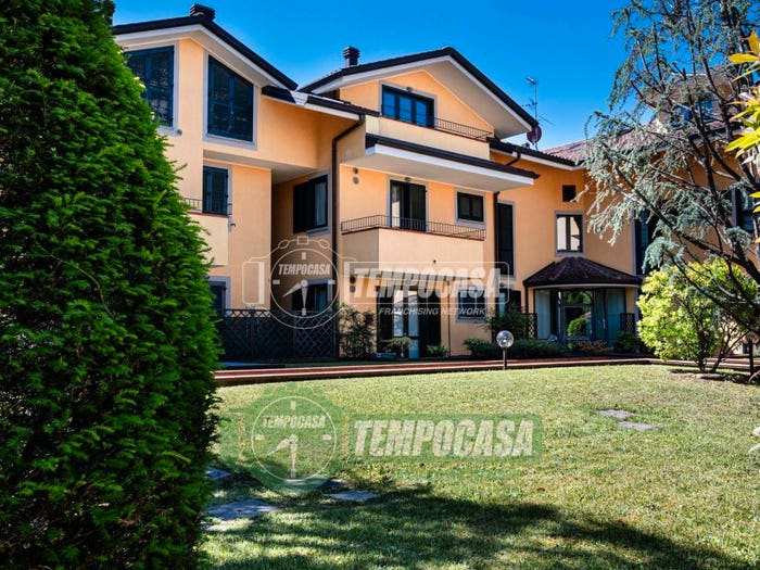 Appartamento trilocale in vendita in Via martiri delle foibe, Centro, Nerviano