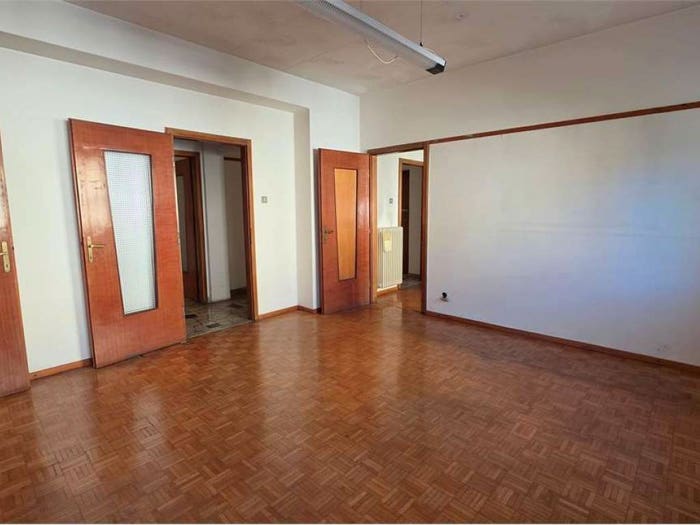 Appartamento con 6 locali in vendita in PIAZZA LODRON, Centro Storico, Trento