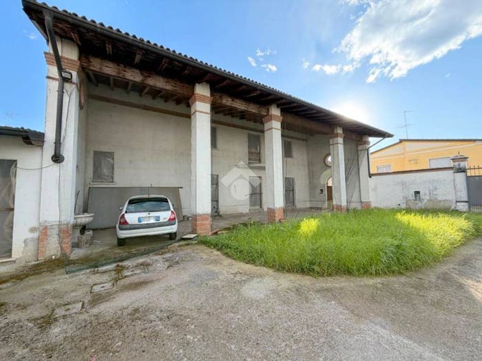 Casa quadrilocale in vendita in Via Fiume, Centro, Verolavecchia