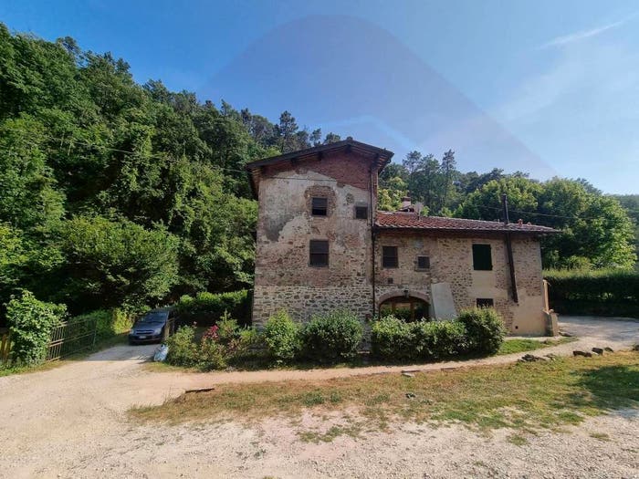 Appartamento quadrilocale in vendita in Via Molinetto d'Elzana, Carmignano