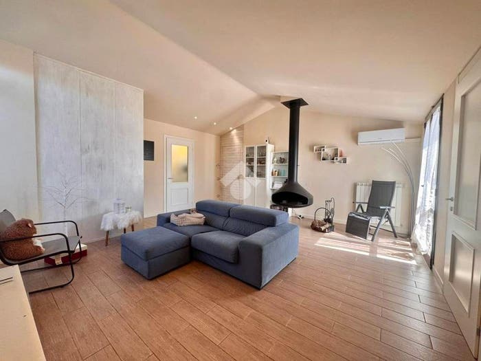 Appartamento con 6 locali in vendita in Via Regina Margherita, Centro, Poggio a Caiano