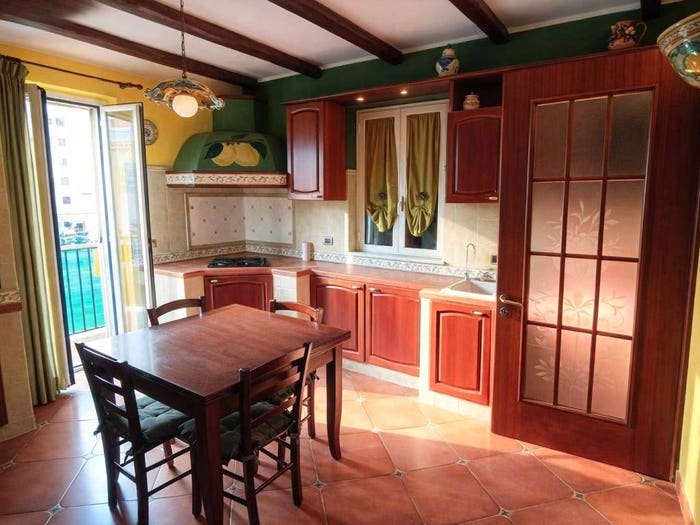 Appartamento quadrilocale in vendita in Via Papa Sergio I, Arenella, Palermo