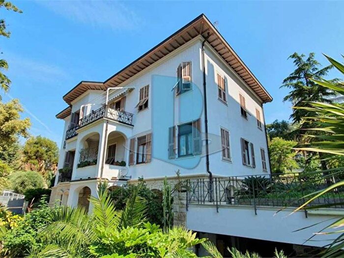 Casa con 6 locali in vendita in Centro, Bordighera