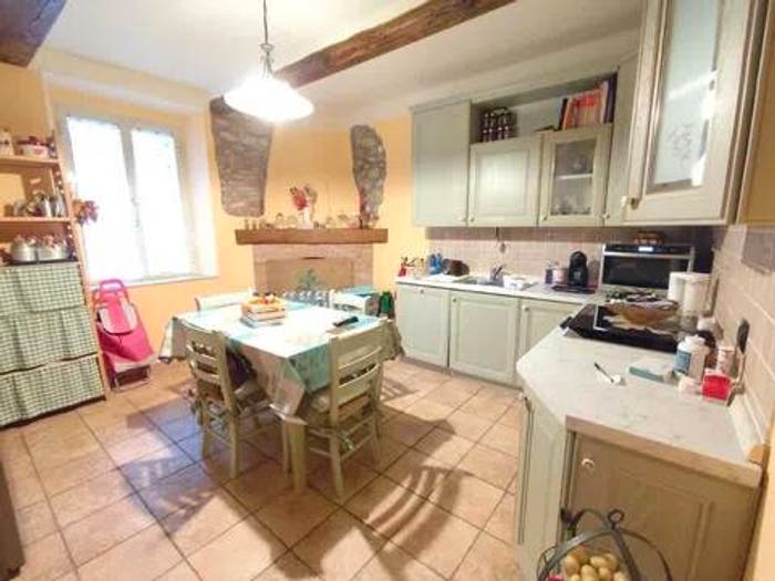 Casa con 6 locali in vendita in Via Aurelia Ovest, Castagnola, Massa