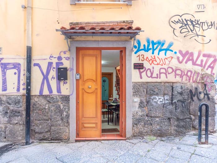 Appartamento trilocale in vendita in Via Benedetto Croce, Centro Storico, Napoli
