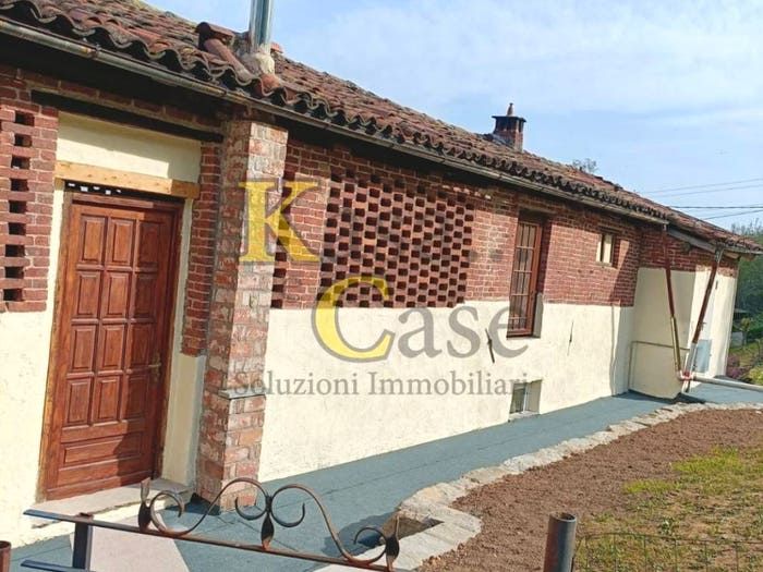 Casa con 5 locali in vendita in Via Castellamonte, Castelnuovo Nigra