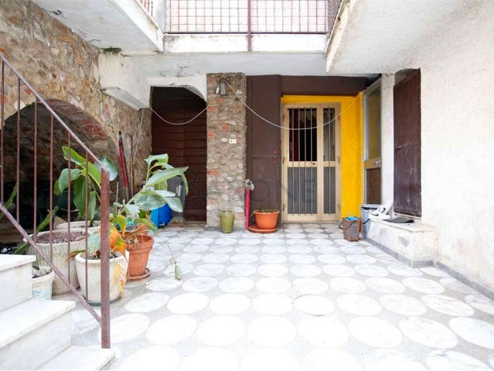 Casa quadrilocale in vendita in via dei Colli ter, Centro, Massa