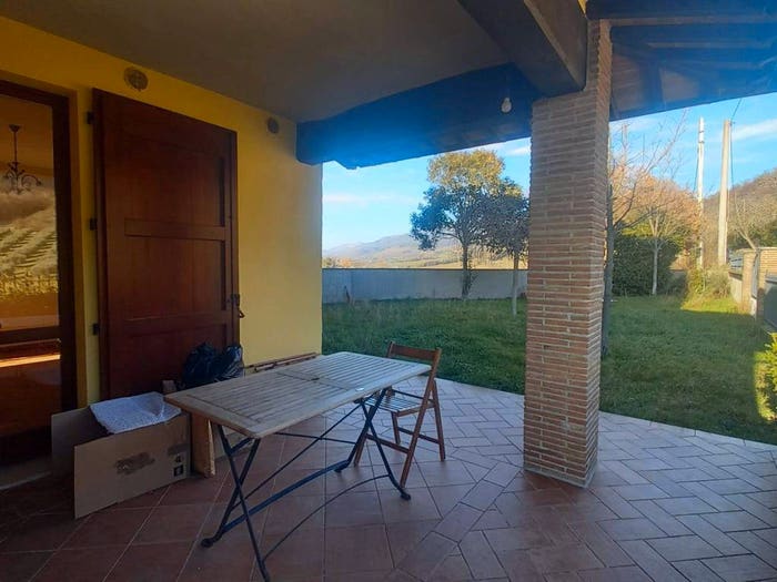 Casa quadrilocale in vendita in Via Clementina, Nocera Umbra