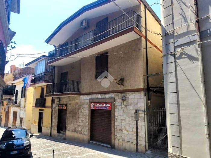 Casa con 6 locali in vendita in Via Roma, Centro, Cervino