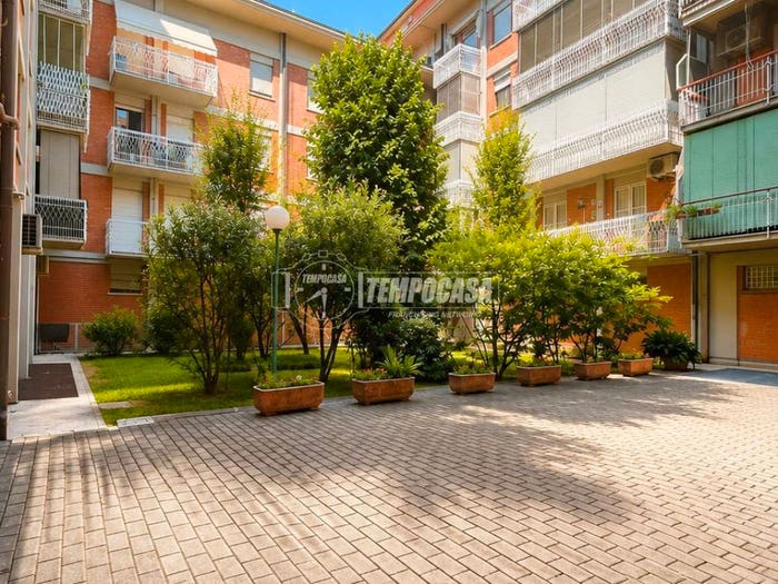 Appartamento trilocale in vendita in Via Enrico De Nicola, Centro Storico, Carpi
