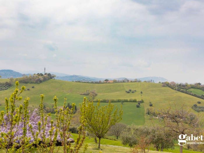 Appartamento trilocale in vendita in via Tavullia, Gradara