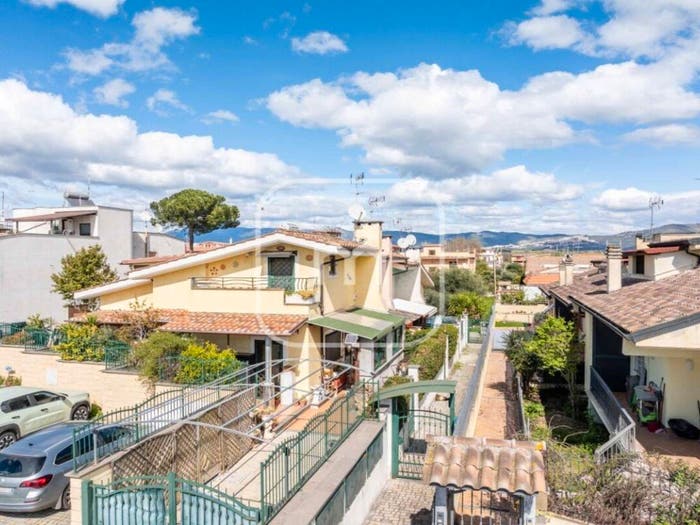 Casa trilocale in vendita in Via Montottone, Corcolle, Roma
