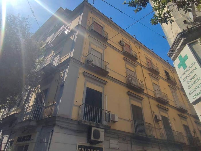 Appartamento trilocale in vendita in Via Benedetto Cozzolino, Tribunali, Napoli