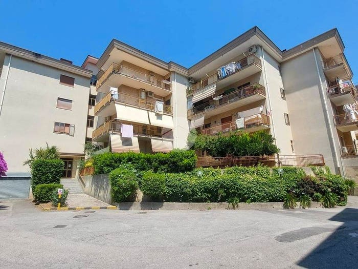 Appartamento con 5 locali in vendita in Via vittorio emanuele, Coperchia, Pellezzano