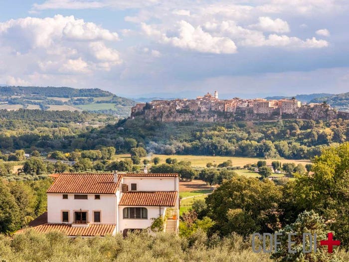Casa con 6 locali in vendita in Via Penna in Teverina, Orte