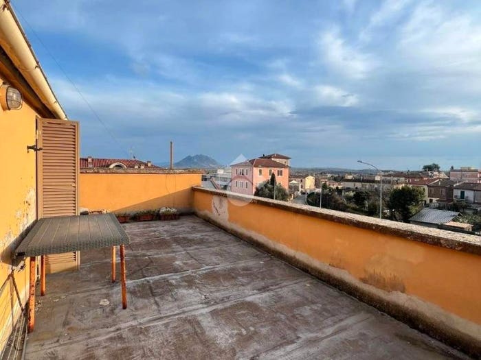 Appartamento trilocale in vendita in Via Giuseppe Mazzini, Centro, Civita Castellana