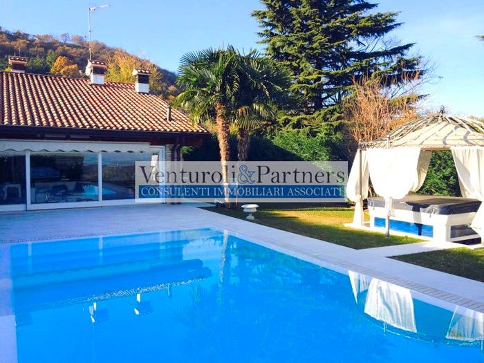 Casa con 5 locali in vendita in Via Barcuzzi, Barcuzzi, Lonato del Garda