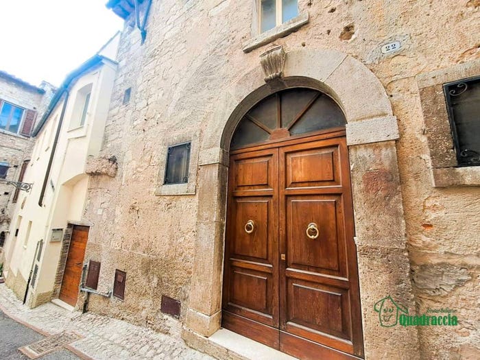 Appartamento con 6 locali in vendita in Via Rimembranze, Centro, Amelia