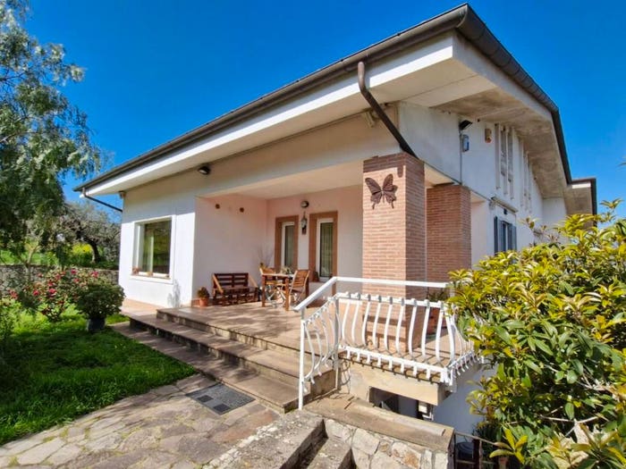 Casa con 6 locali in vendita in Via Pretara, Priverno
