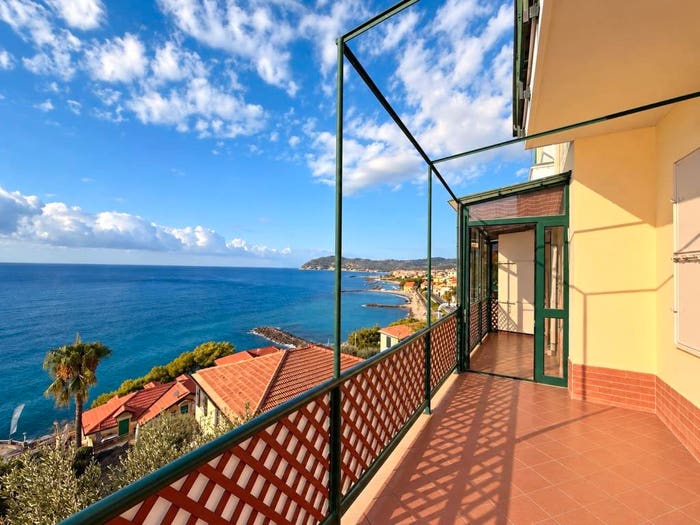 Casa quadrilocale in vendita in Strada Romana di Levante, Cervo
