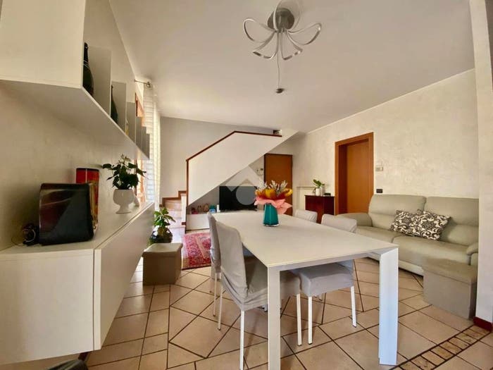 Appartamento con 5 locali in vendita in Via Centenario di San Fidenzio, Centro, Polverara