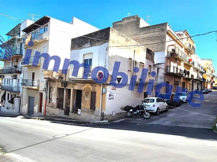 Casa con 6 locali in vendita in Via Arnaldo Fusinato, Semicentro, Alcamo