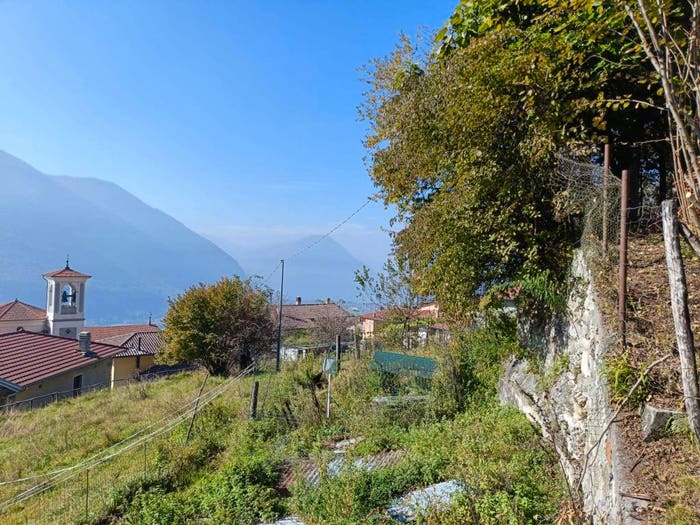 Casa trilocale in vendita in Contrada Ai Monti, Carlazzo