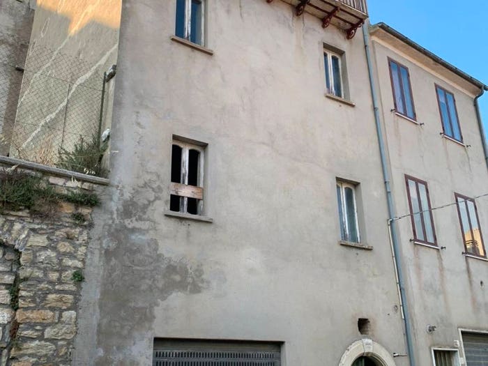 Casa quadrilocale in vendita in Via Trigno, Chiauci