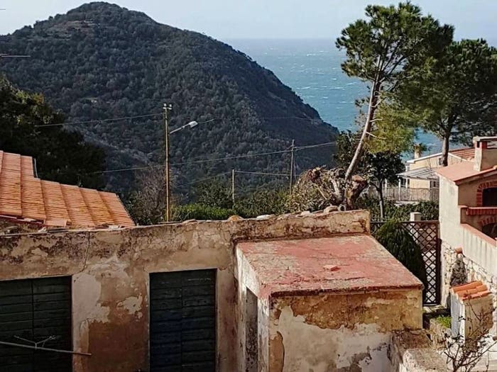 Casa con 5 locali in vendita in Marciana