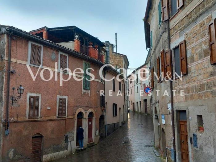 Appartamento bilocale in vendita in Corso Regina Margherita, Centro, Proceno