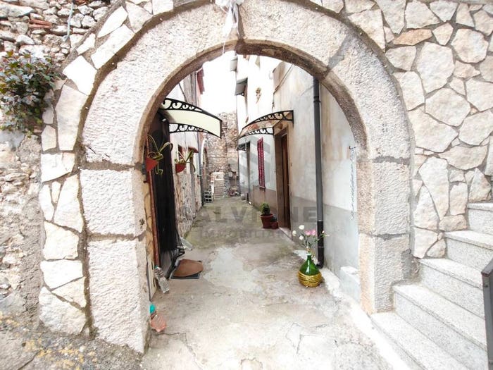 Casa con 6 locali in vendita in Via Corte Selleroli, Guardia Sanframondi