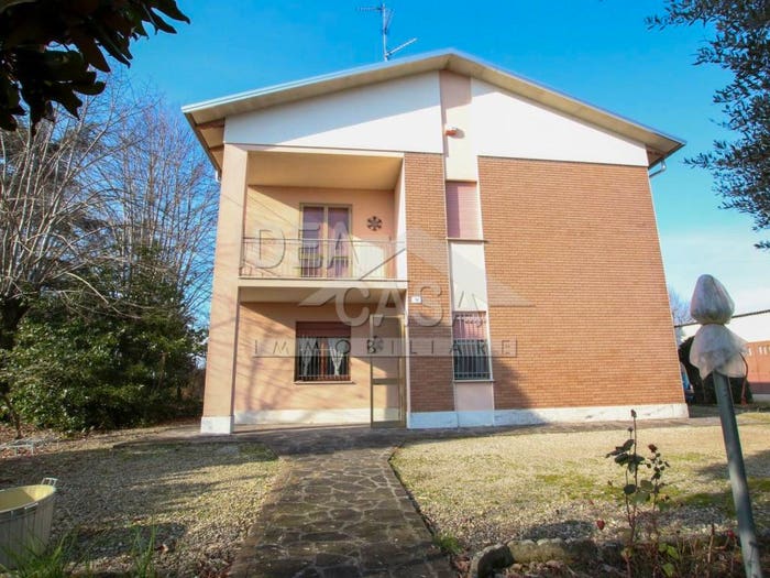 Casa con 6 locali in vendita in Via San Matteo, Centro, Medolla