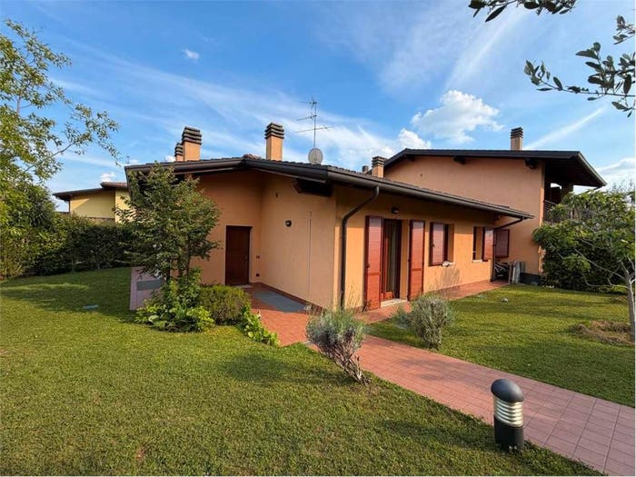 Casa quadrilocale in vendita in Via Madonna, Moniga del Garda