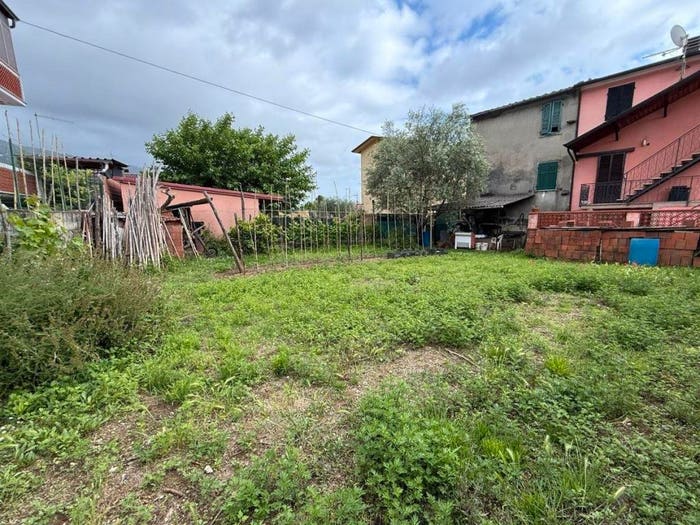Casa con 6 locali in vendita in Via San Vitale, Mirteto, Massa