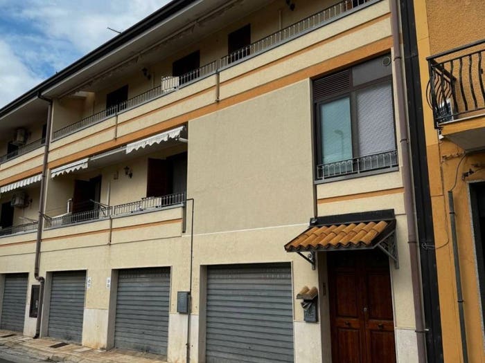 Casa con 5 locali in vendita in Floridia