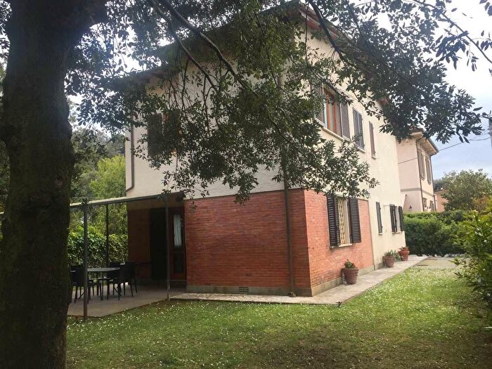 Casa con 6 locali in vendita in Via Giosuè Carducci, Forte Dei Marmi