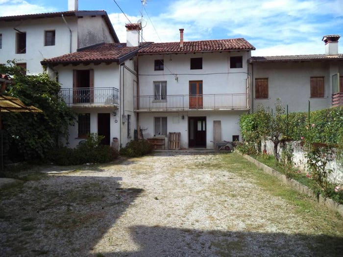 Casa con 6 locali in vendita in Reana Del Roiale, Reana del Rojale