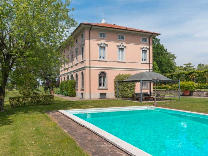 Casa con 6 locali in vendita in Erbusco
