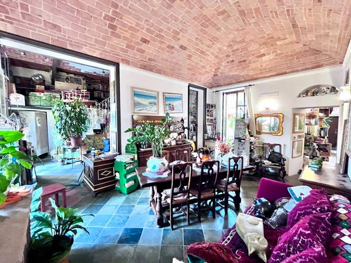Appartamento con 6 locali in vendita in Via Giovanni Giobert, Centro Storico, Asti