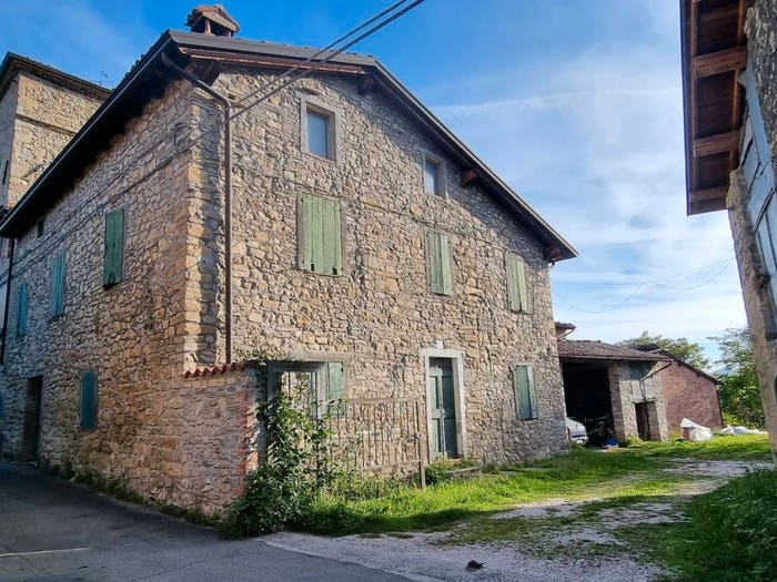 Casa con 5 locali in vendita in Strada Borgo Cedonia, Cedogno, Neviano degli Arduini