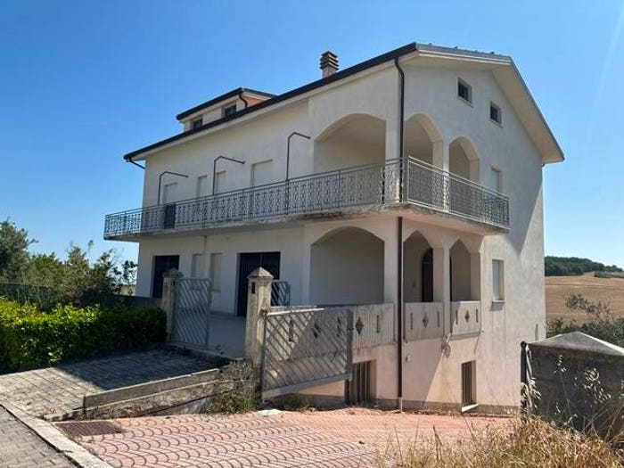 Casa con 5 locali in vendita in Via Italia, Centro, Gissi