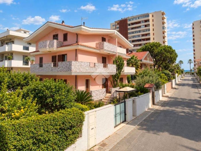 Casa con 6 locali in vendita in Via giacomo leopardi, Porto Allegro, Montesilvano